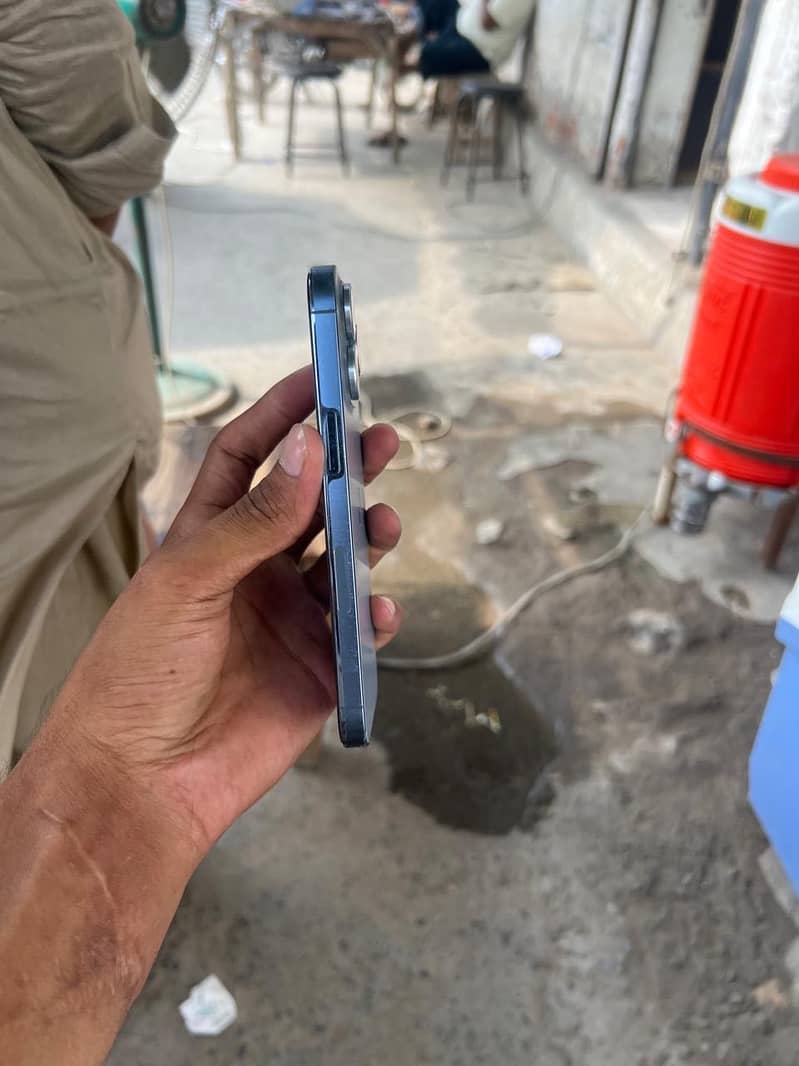 Apple iPhone 13 Pro 6