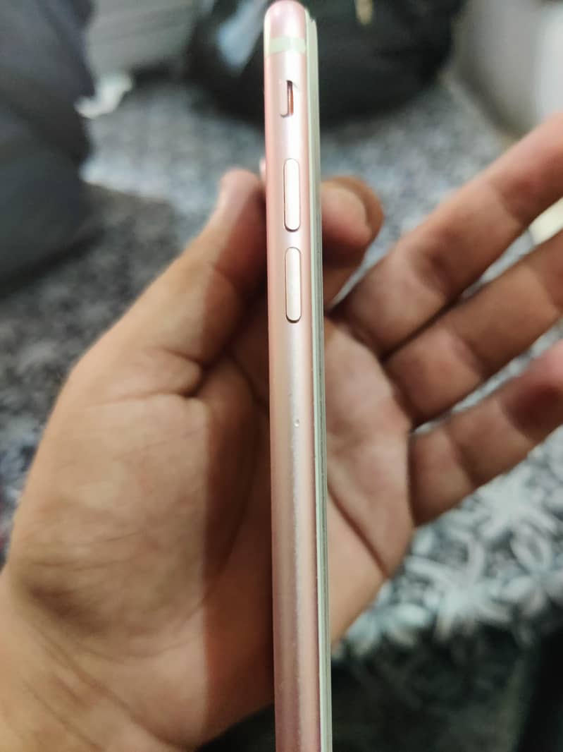 Apple iPhone 7 3