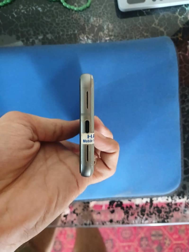 Google Pixel 8 6