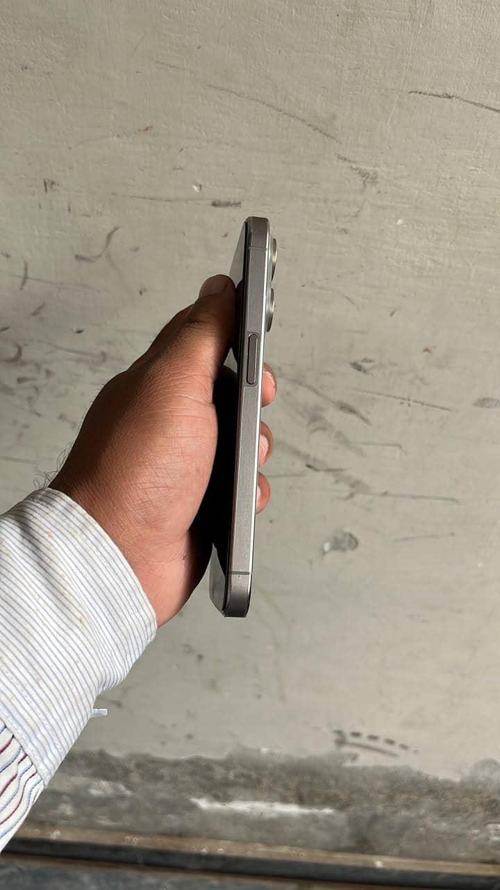 iPhone 15 Pro non pta 5