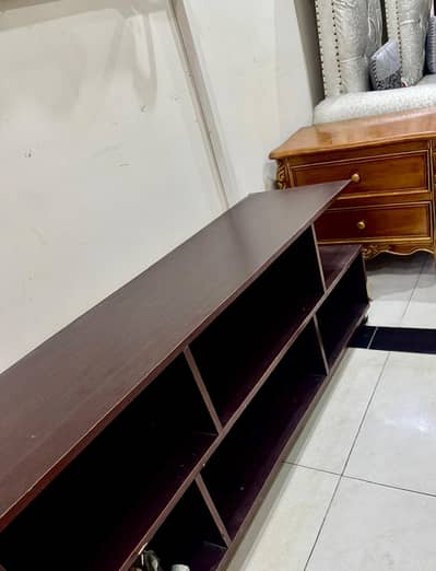 Led TV Console Table in very Good Condition less used