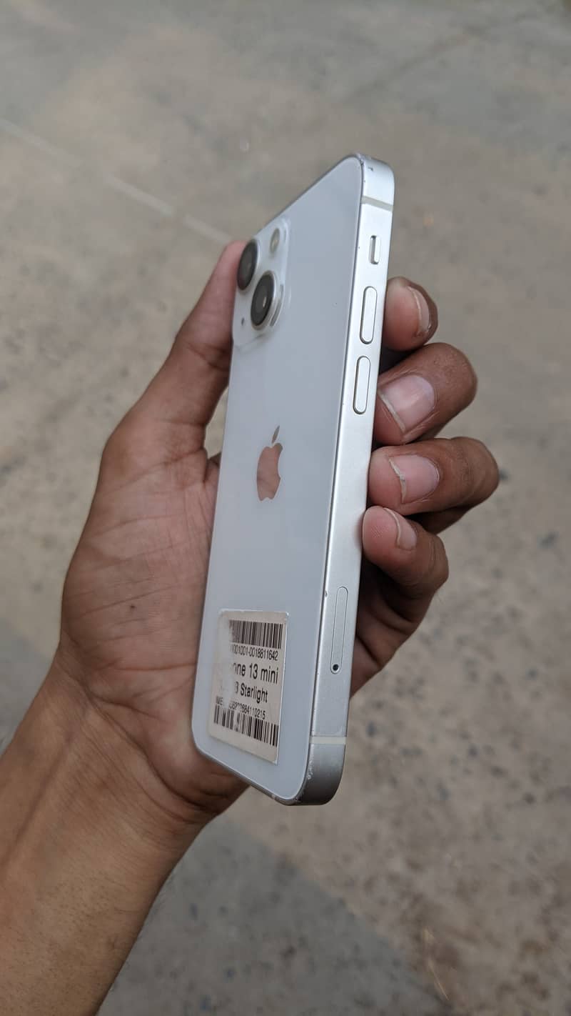 Apple iPhone 13 mini 4