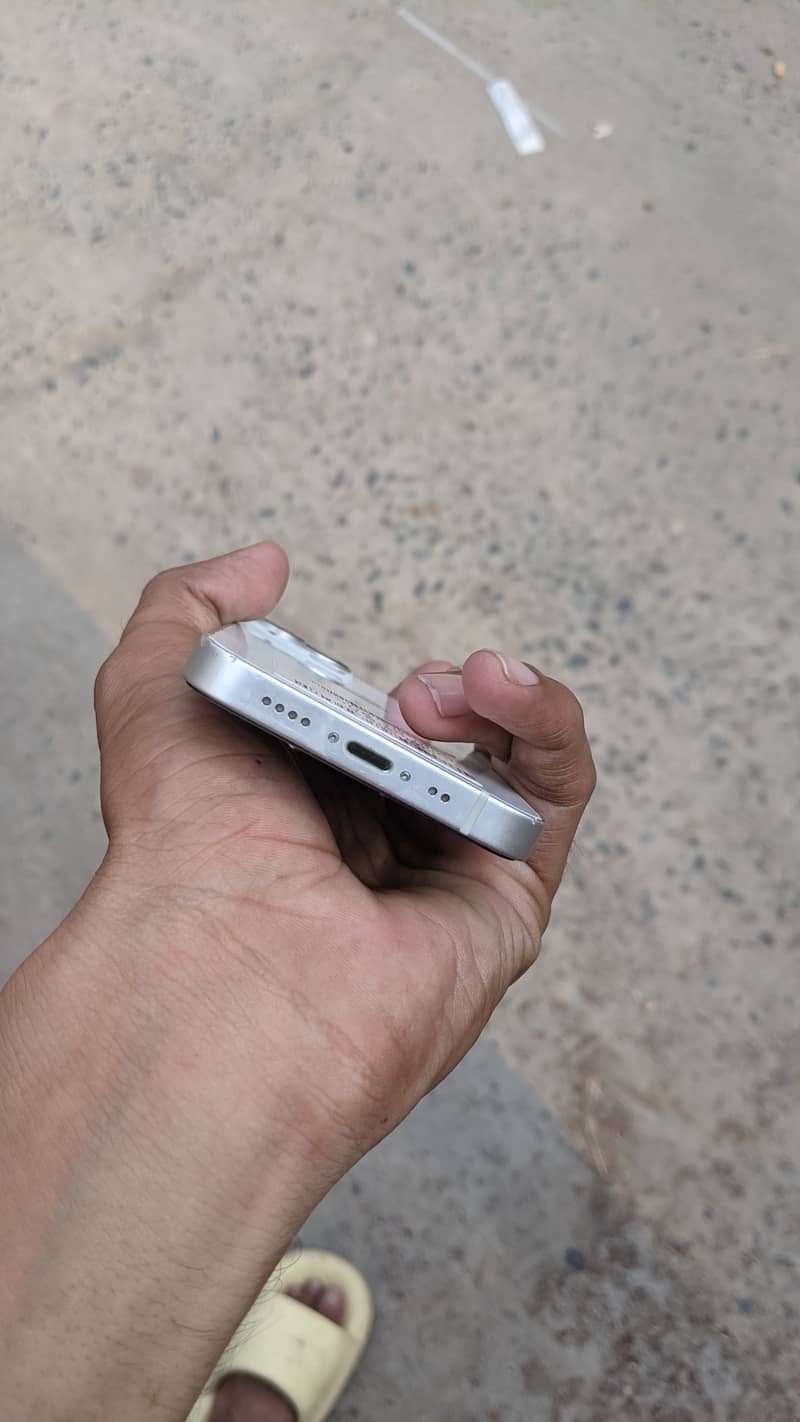 Apple iPhone 13 mini 6