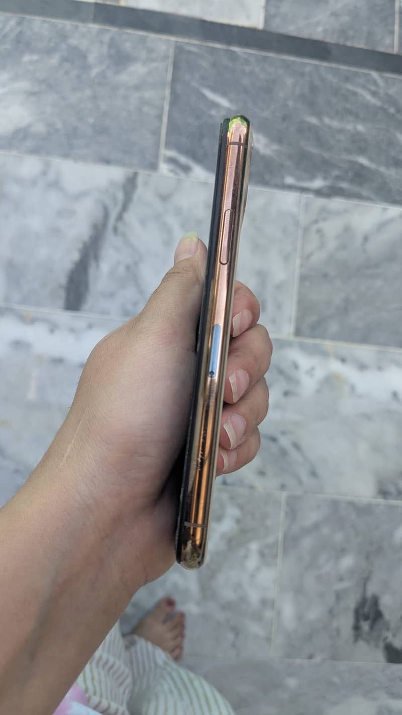 Apple iPhone 11 Pro 2