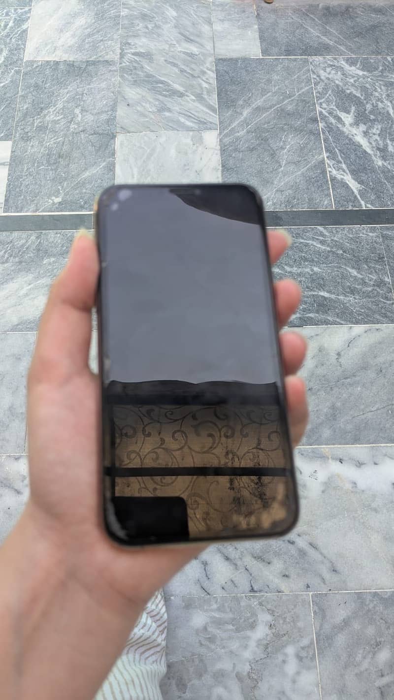 Apple iPhone 11 Pro 3
