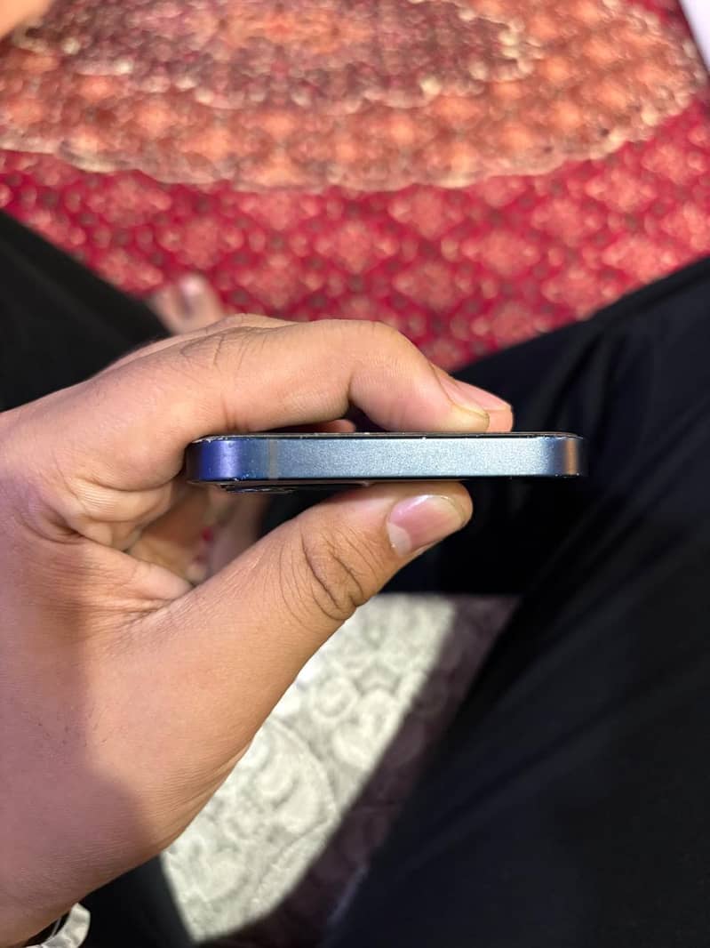 Apple iPhone 12 3