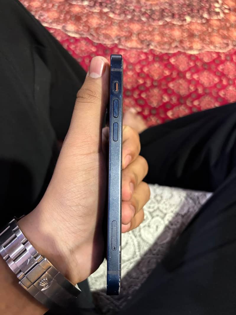Apple iPhone 12 5