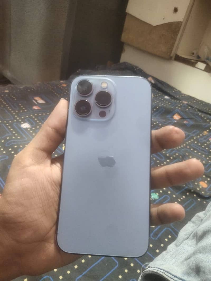 Apple iPhone 13 Pro 1
