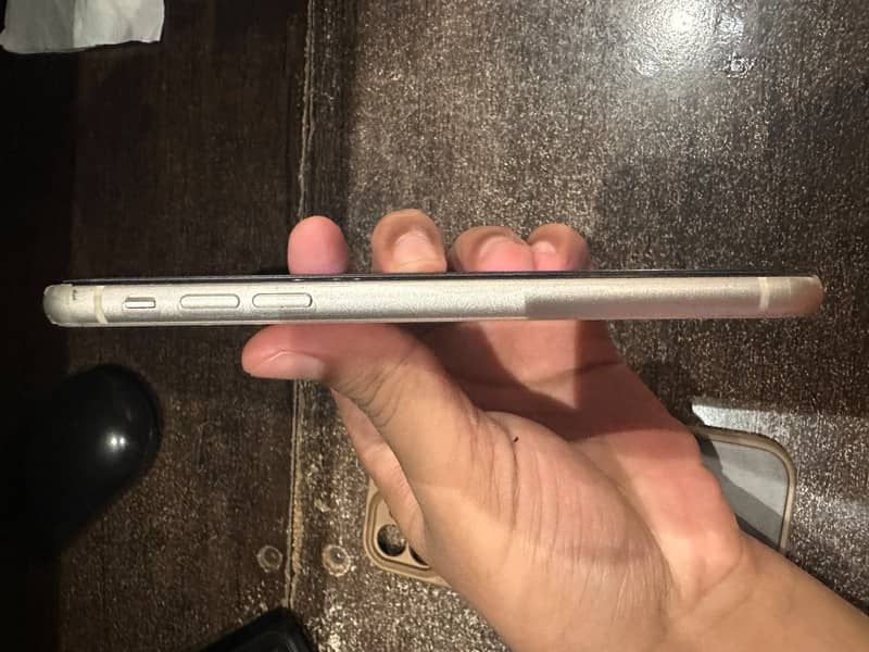 Apple iPhone 11 5