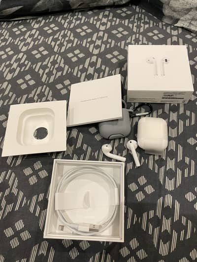 Orignal apple airpods 2nd generation in brand new condition