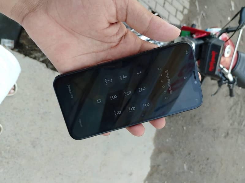 Apple iPhone X 6