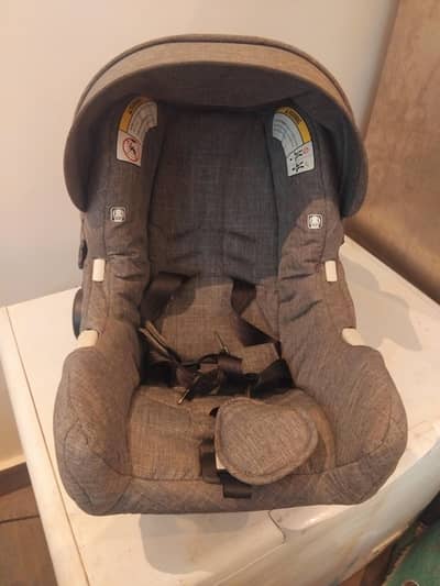 premium  Baby Car Seat – Gently Used, Excellent Condition 9/10
