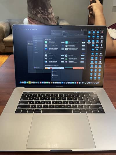 Macbook pro 2017 laptop