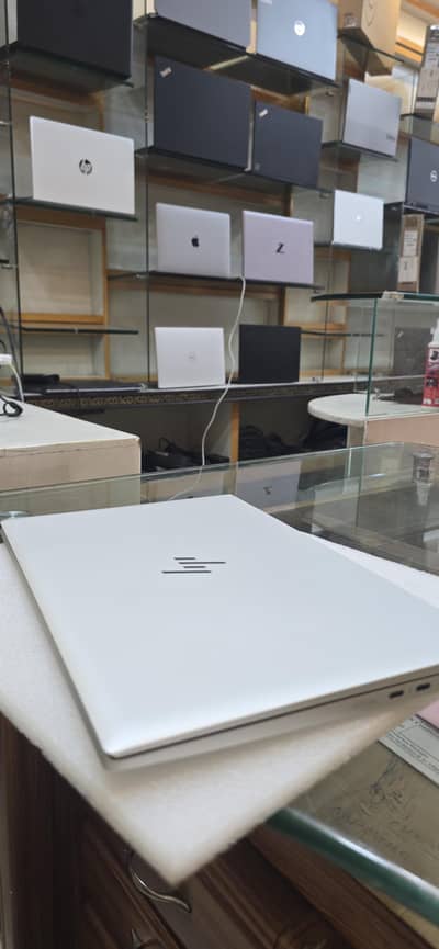 HP ELITEBOOK 830 G8