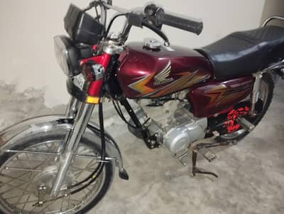 Honda 125 for sale contact 03106048890