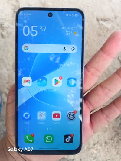Infinix Hot 60i. 6+4/128gb