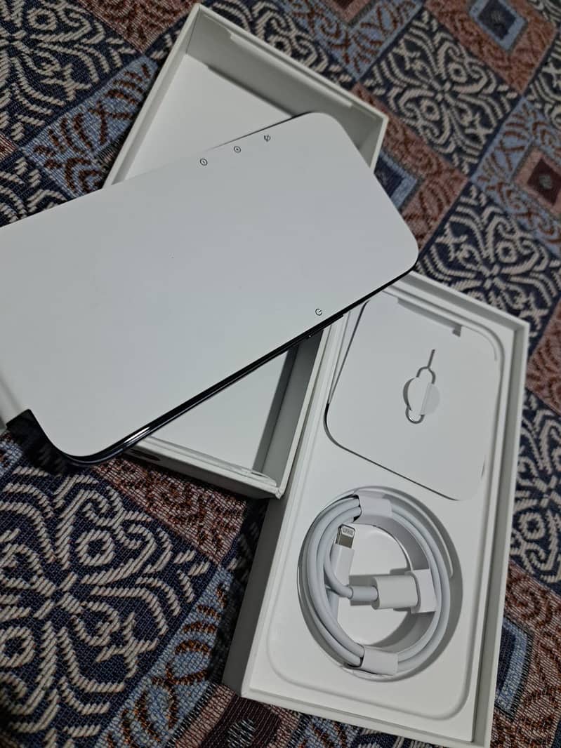 Apple iPhone 13 2