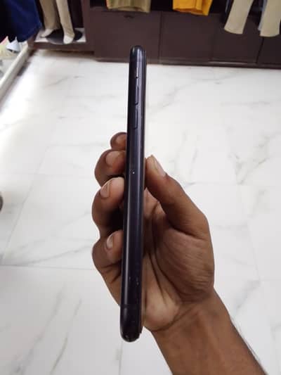 Apple iPhone XR