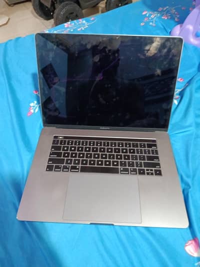 Macbook pro 2019 corei7 15 ich A1990 touch bar