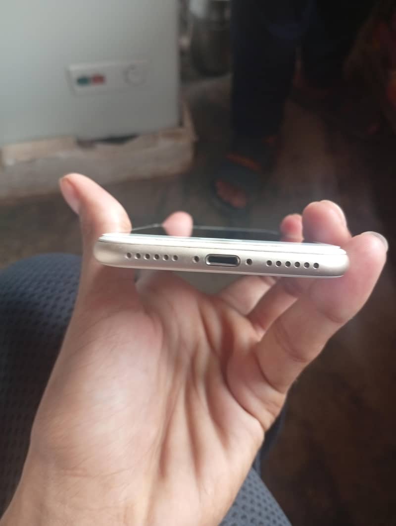 Apple iPhone 7 3