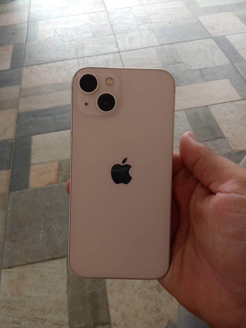 Apple iPhone 13 4