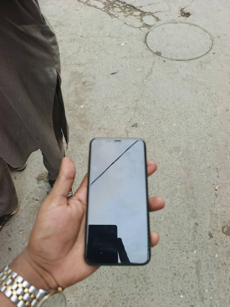 Apple iPhone 11 Pro Max 6
