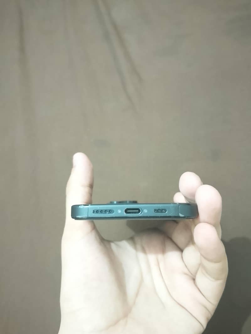 Apple iPhone 15 2