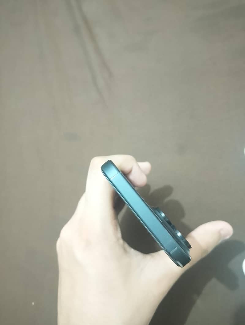 Apple iPhone 15 3