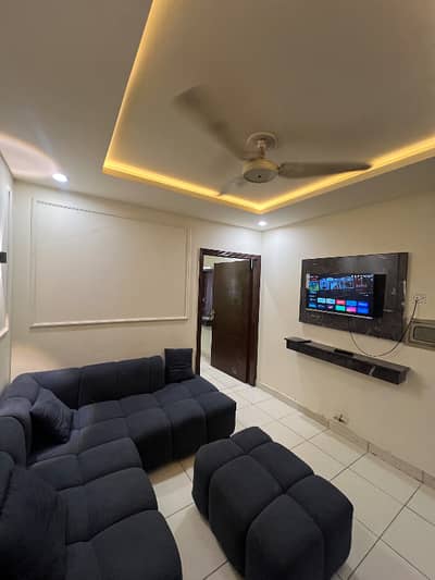 1 Bkh Furnished Apartment available For Daily Reservation