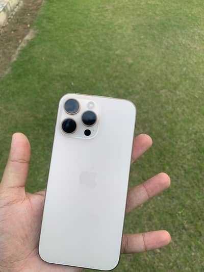 Apple iPhone 16 Pro Max