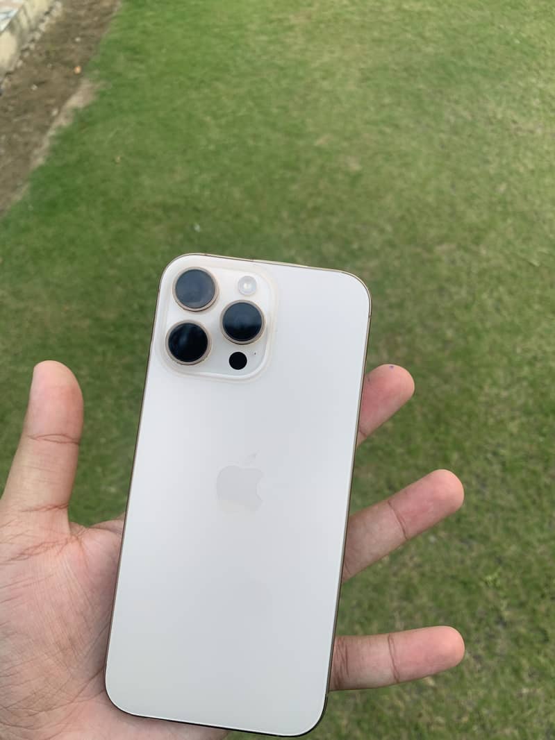 Apple iPhone 16 Pro Max 512GB 0