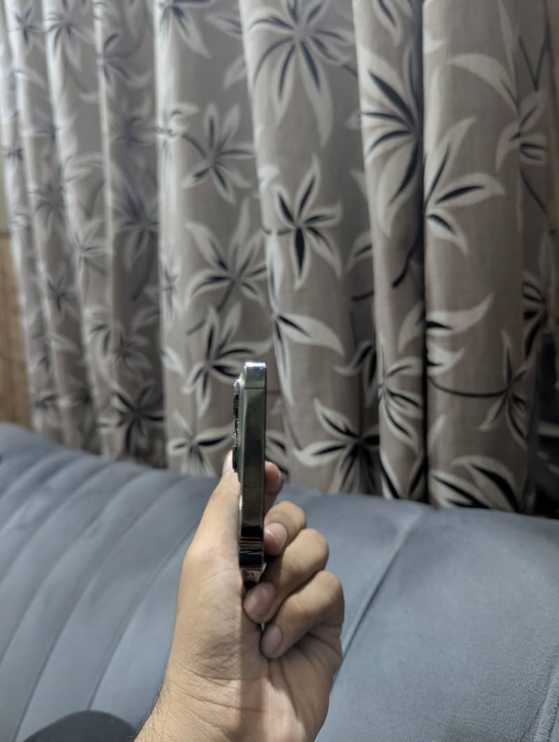 Apple iPhone 13 Pro 3