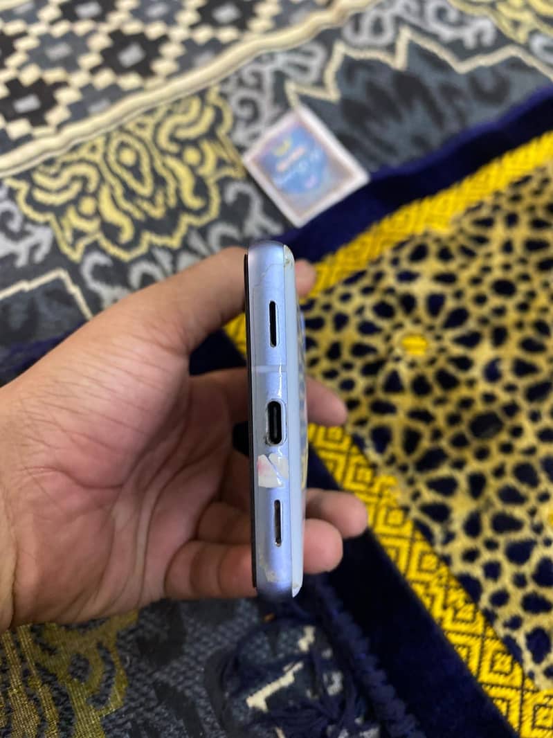 Google Pixel 7a 5