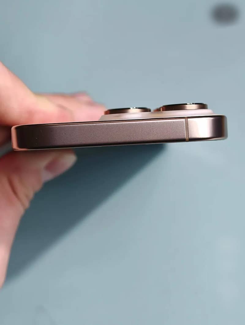 Apple iPhone 16 Pro 5