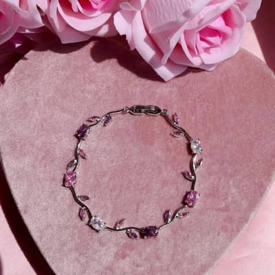 woman bracelet