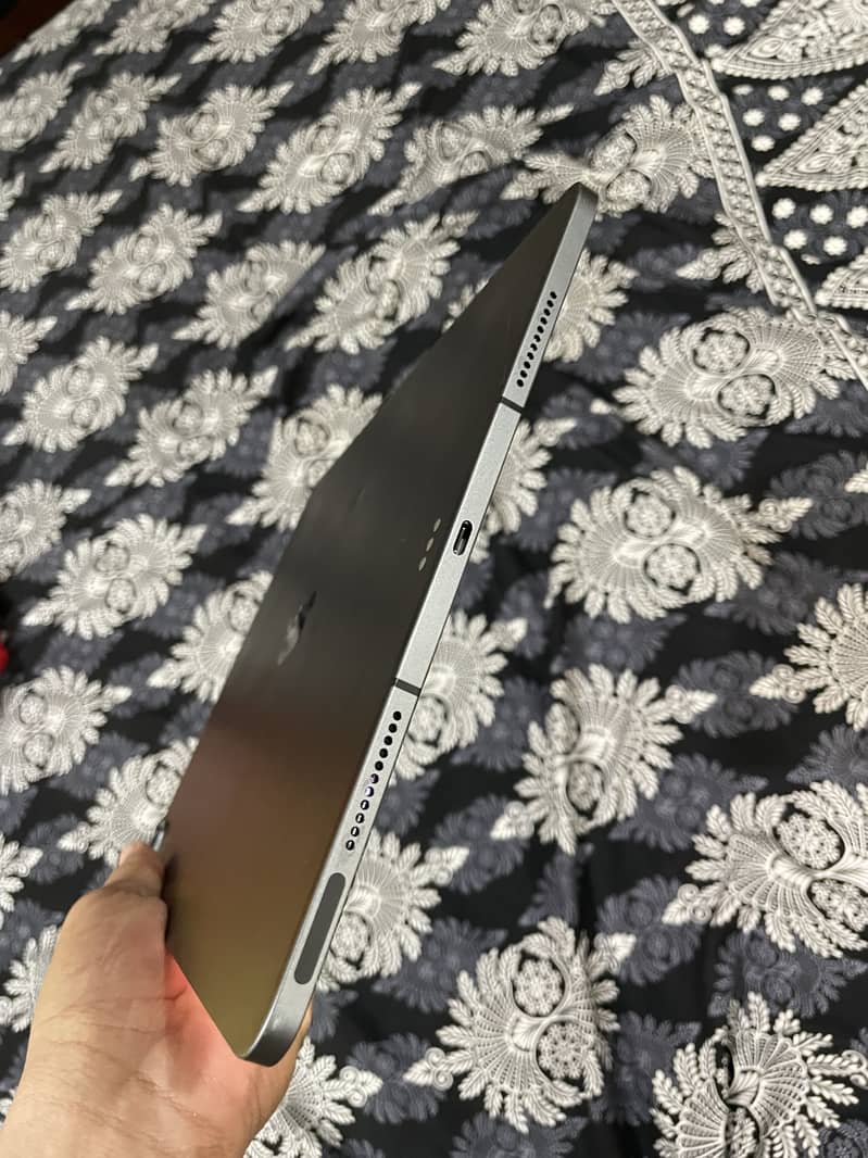 iPad pro 12.9 M1 1