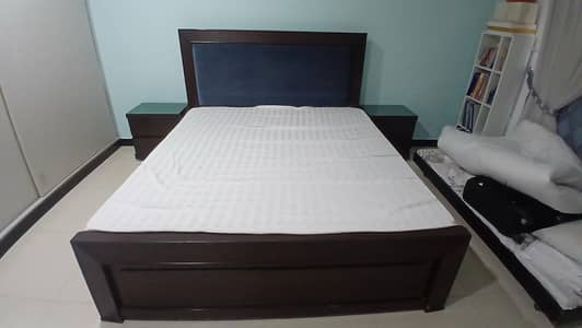 High quality King Size Bed + 2 sidetables + orthopedic mattress