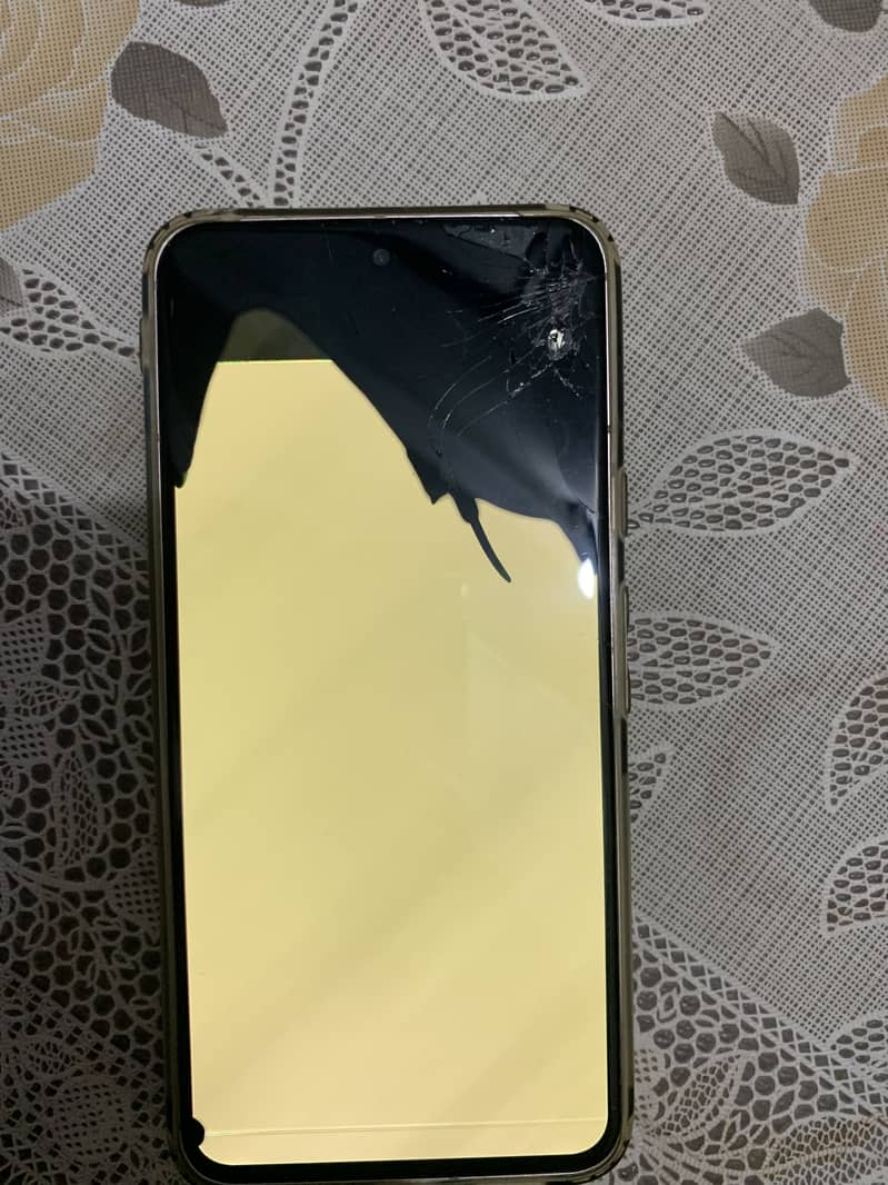 Google Pixel 8 panel break 2