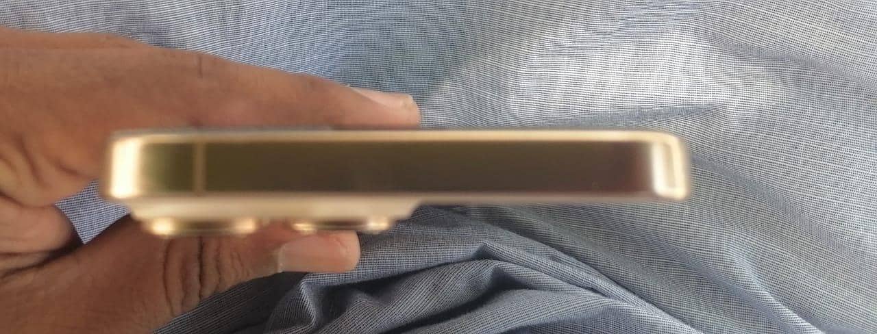 Apple iPhone 16 Pro Max 1
