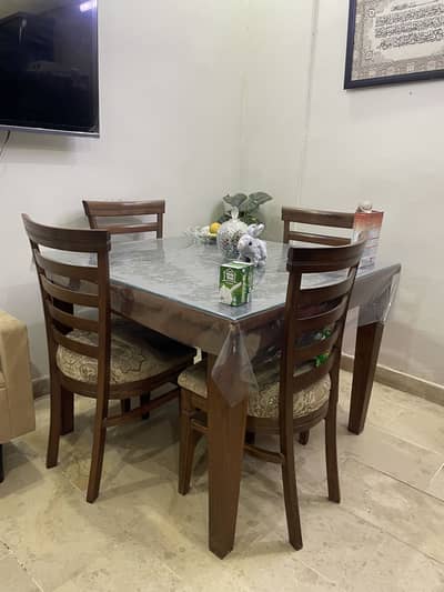 4 Seater Dinning Table with 4 Chairs - Good Condition