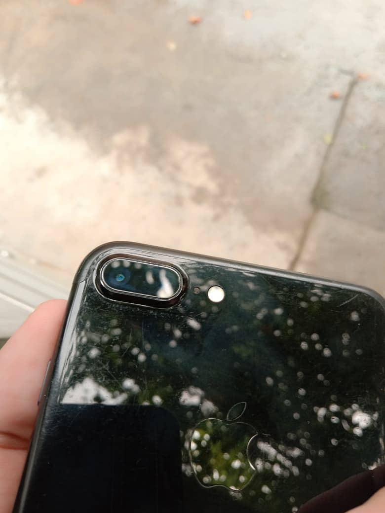 Apple iPhone 7 Plus 5