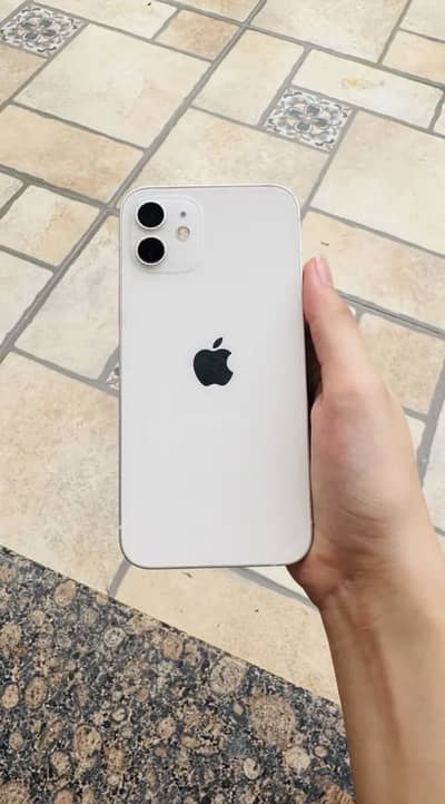 Apple iPhone 12
