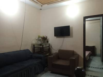 0321 86 10 688 Beautiful 4.5 Marla house 2 electric 1 suigas meter available for rent in Madina aTown