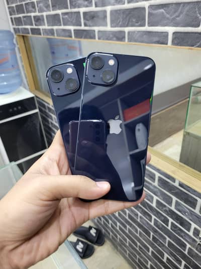 Apple iPhone 13