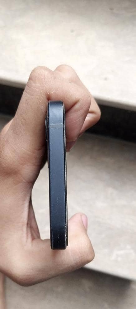 Apple iPhone 12 3