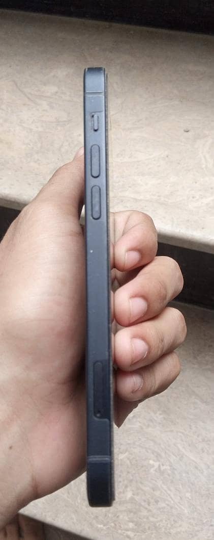 Apple iPhone 12 5