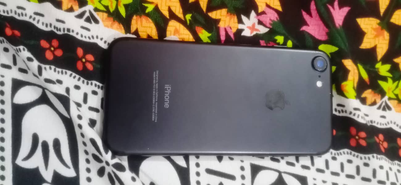 Apple iPhone 7 2