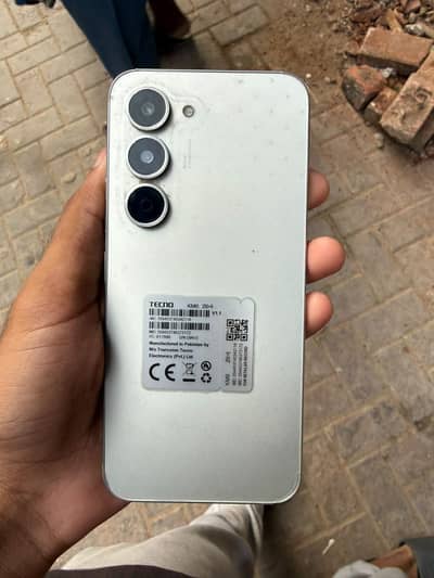 Tecno spark 40 pro