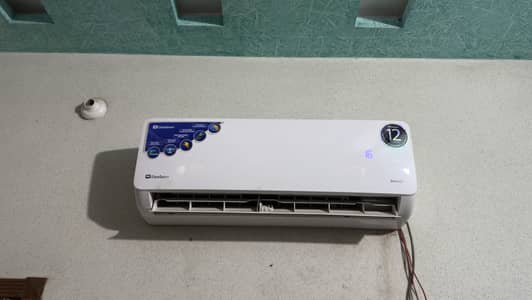 Dawlance 1 Ton Inverter AC - Lush Condition - Heat & Cool