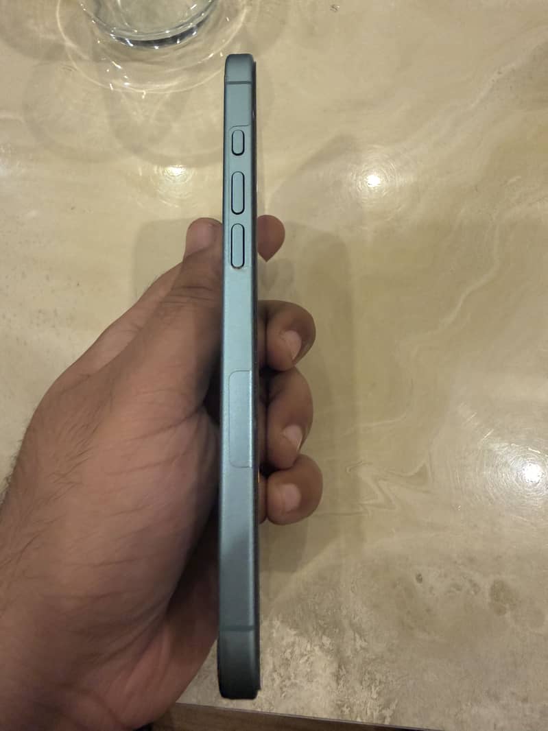 iPhone 16 Plus jv 1